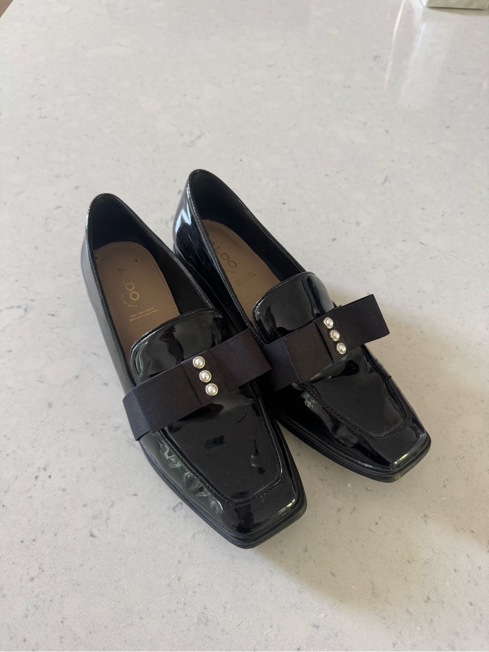 ALDO Hairalle women’s black patent leather bow & pearl detail loafers shoes 7.5